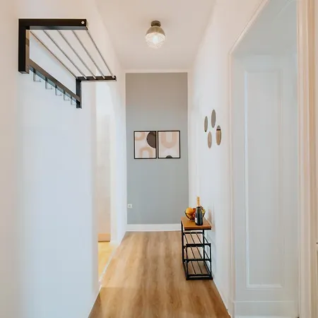 Homely - Center, Modern, Historical, Near Park Апартаменты *